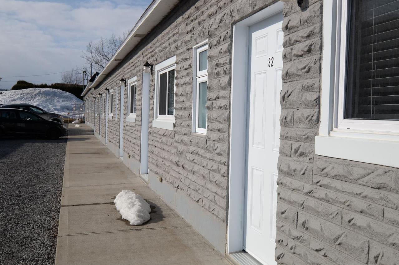Motel Canadien Trois-Rivières エクステリア 写真