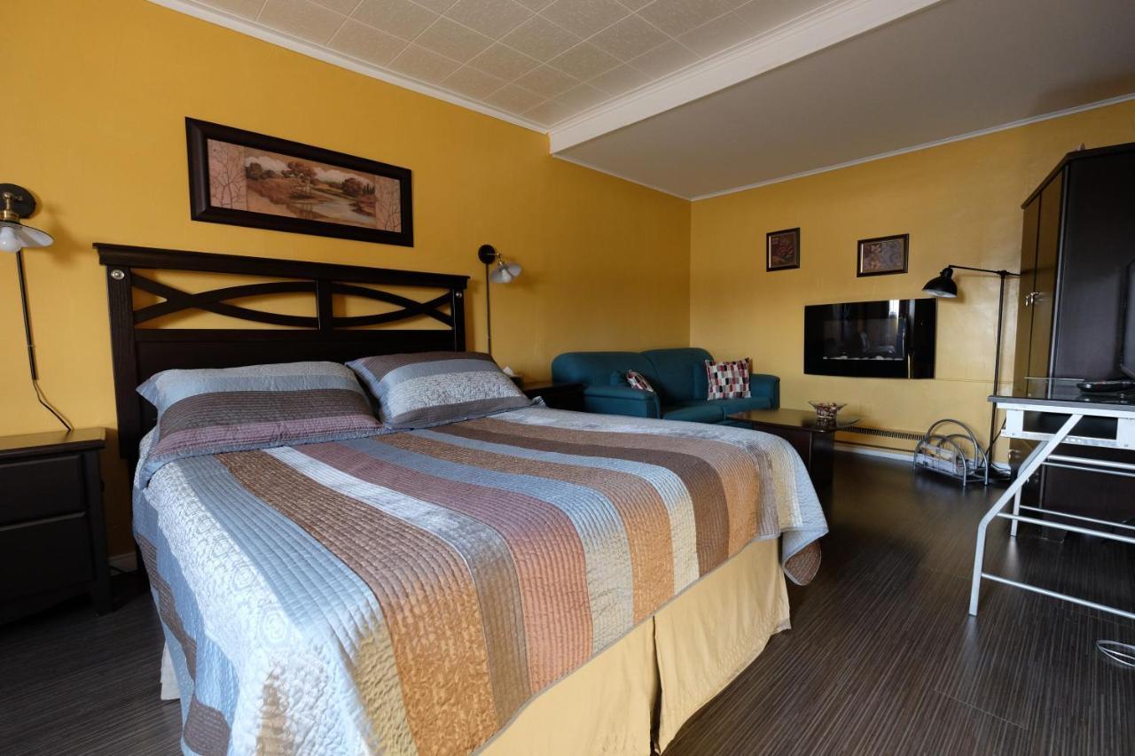Motel Canadien Trois-Rivières エクステリア 写真